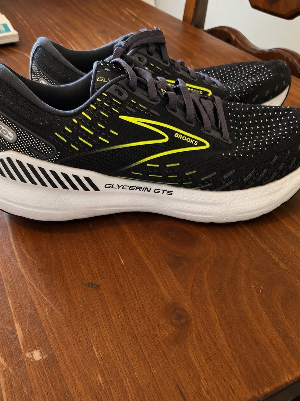 Brooks Glycerin GTS Womans Size 8 Running Shoes - Black with Neon Yellow Accents